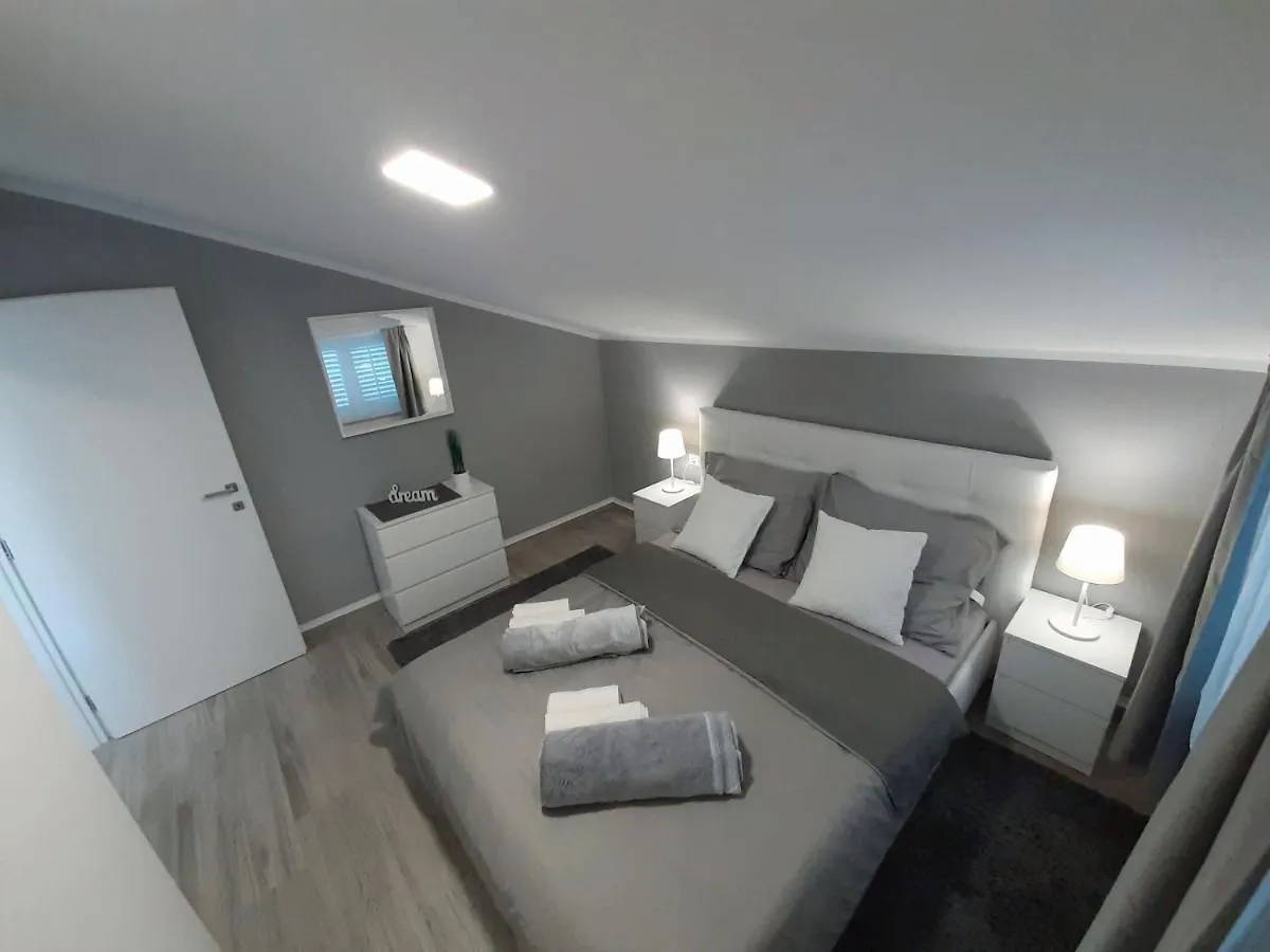Guesthouse Villa Brestova Plomin 0*,