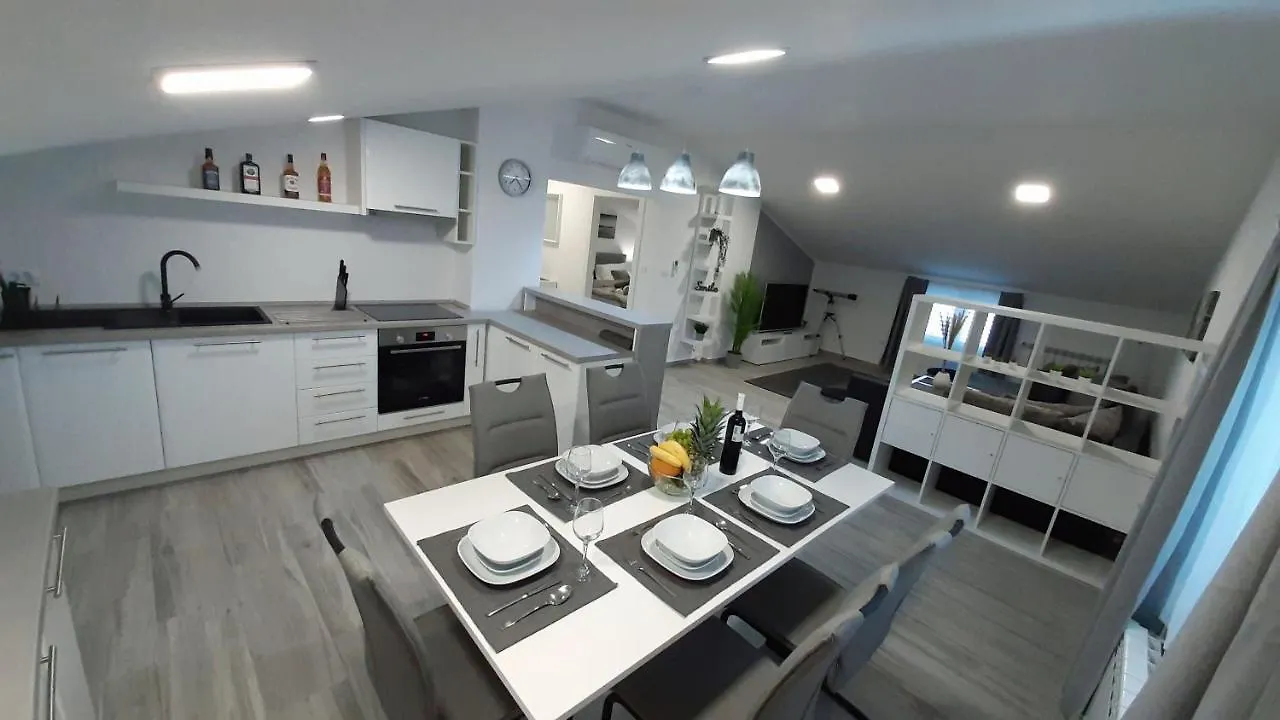 Apartment Guesthouse Villa Brestova Plomin