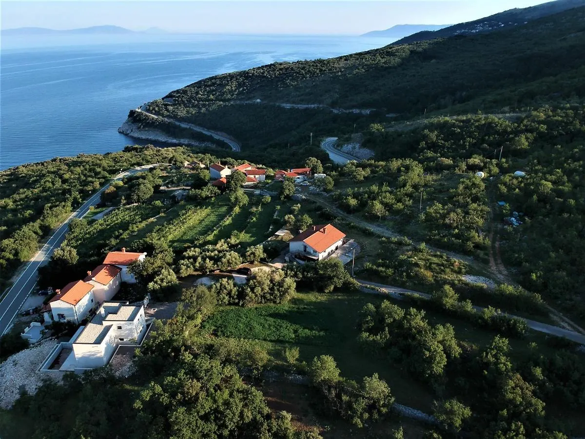 Apartment Guesthouse Villa Brestova Plomin