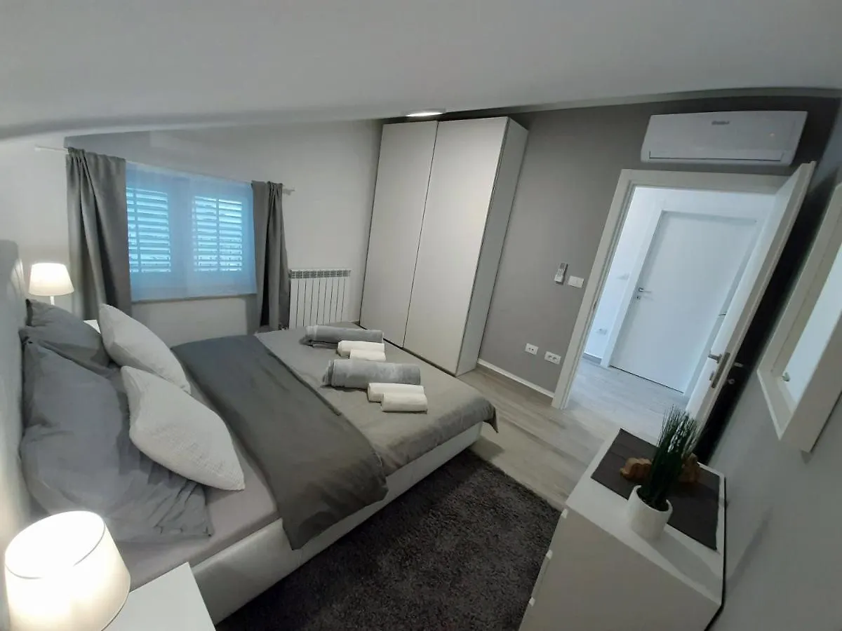 Apartment Guesthouse Villa Brestova Plomin