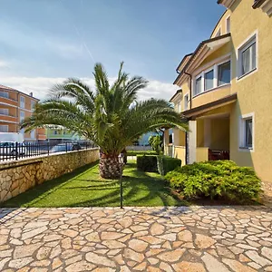Apartment Gilly 2, Premantura